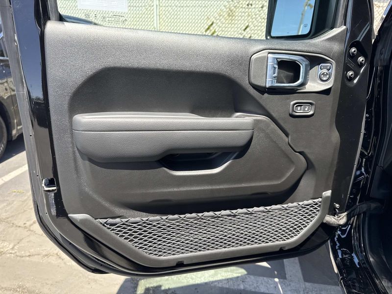 New 2026 Jeep Gladiator Sport S 4x4