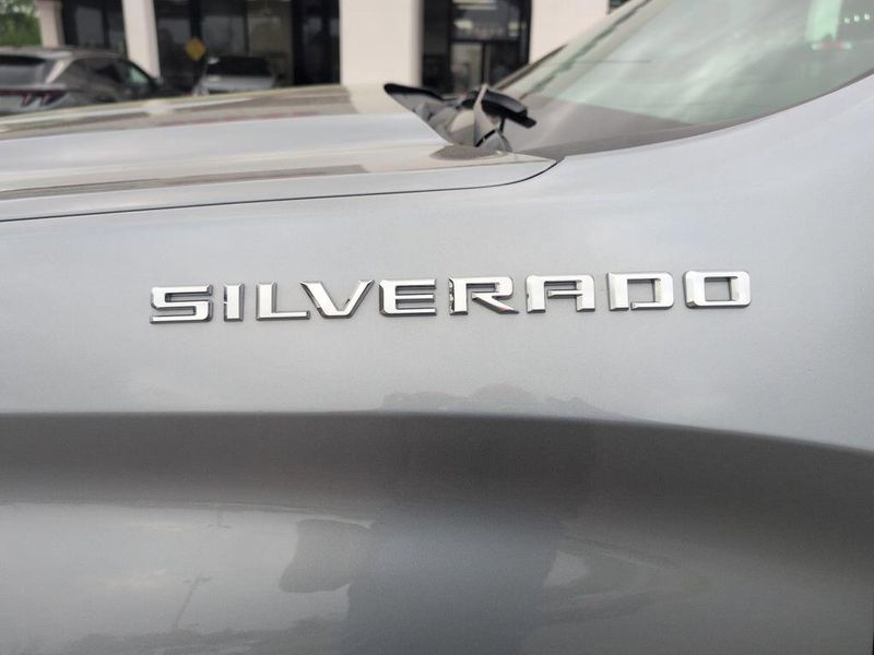 2024 Chevrolet Silverado CustomImage 11