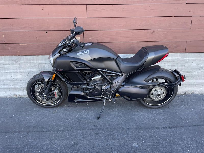 2018 Ducati DIAVEL CARBON 