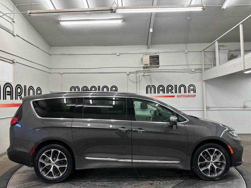 2021 Chrysler Pacifica LimitedImage 10