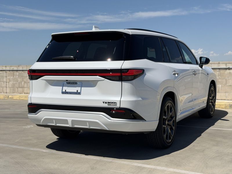 New 2026 Lexus TX 500h F SPORT Performance PremiumImage 10
