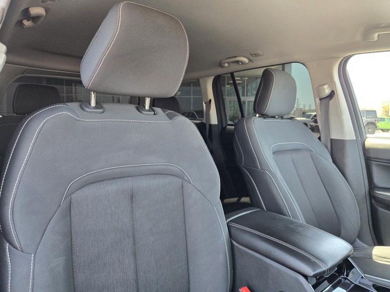 Used 2023 Jeep Grand Cherokee Laredo 4x2