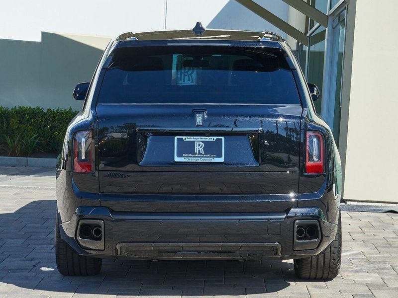 New 2026 Rolls-Royce Cullinan Black BadgeImage 8