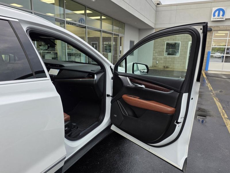 Used 2023 Cadillac XT5 AWD Premium Luxury