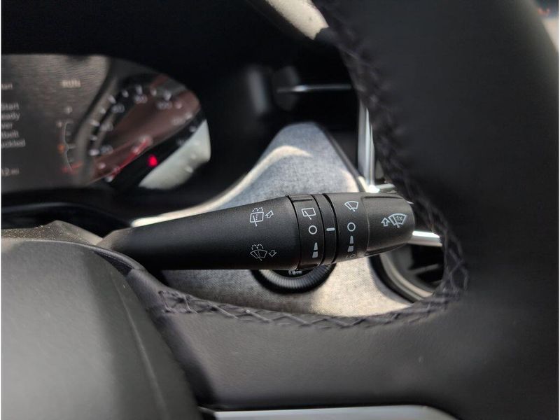 2025 Jeep Compass Latitude 4x4Image 25