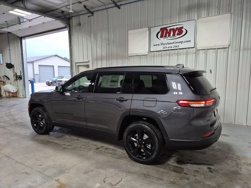 New 2025 Jeep Grand Cherokee L Limited 4x4Image 21