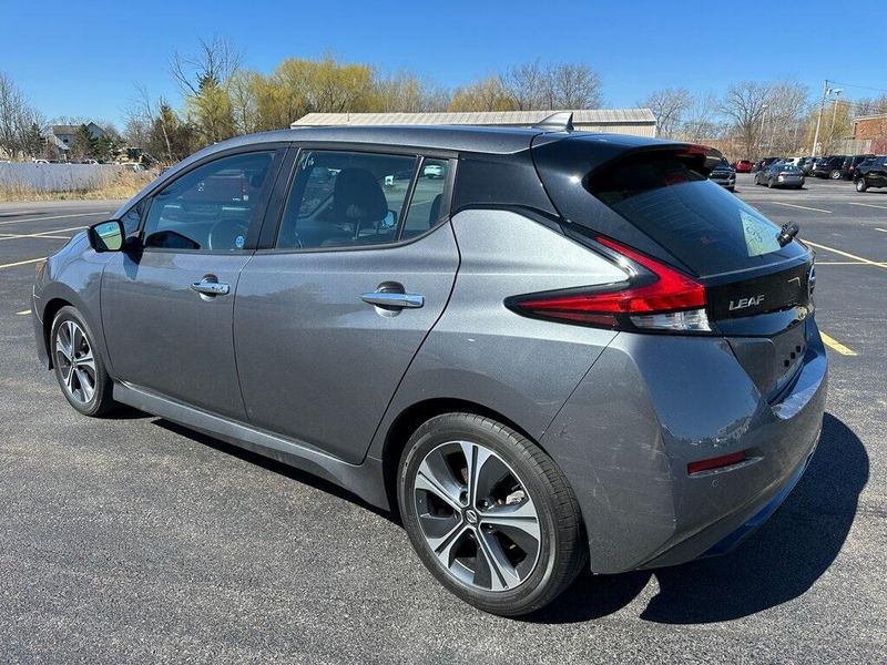 2020 Nissan Leaf SVImage 14