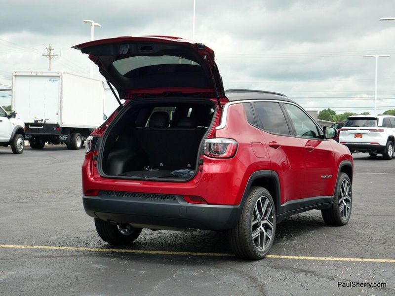 New 2025 Jeep Compass Limited 4x4