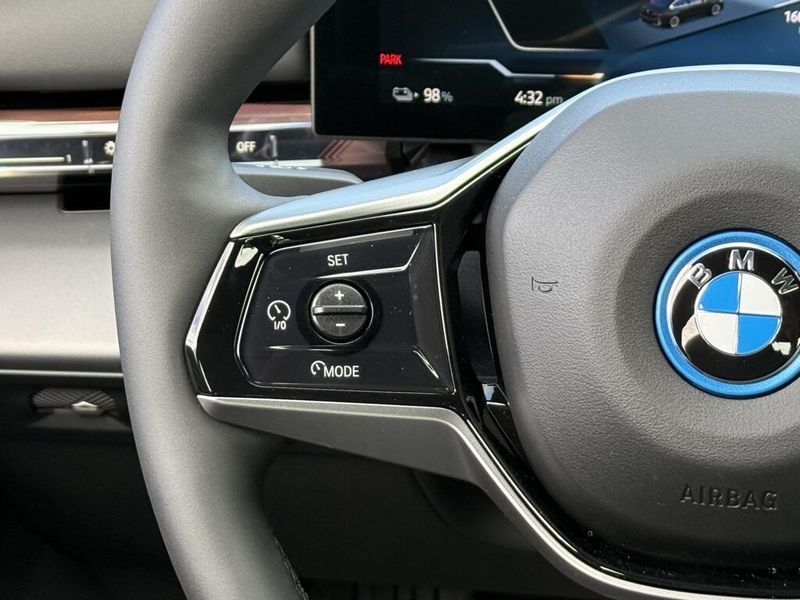 2025 BMW i5 eDrive40Image 23