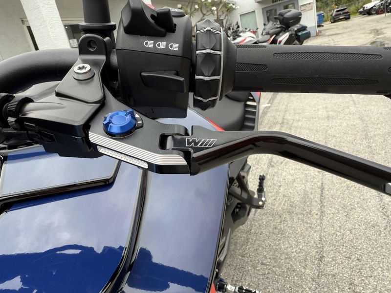 2025 BMW M 1000 XR