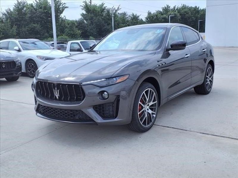 2024 Maserati Levante ModenaImage 2