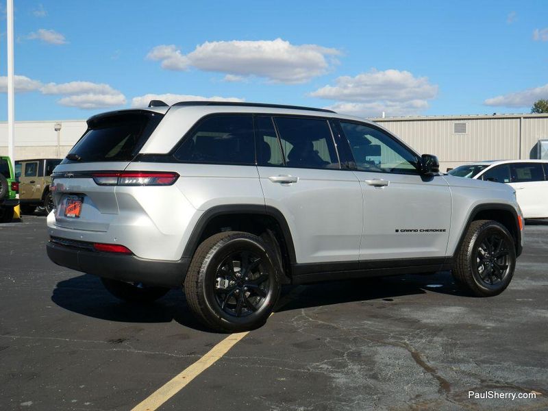 New 2025 Jeep Grand Cherokee Altitude X 4x4