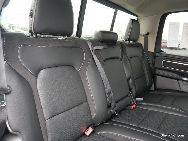 2022 RAM 1500 Laramie Crew Cab 4x4 5