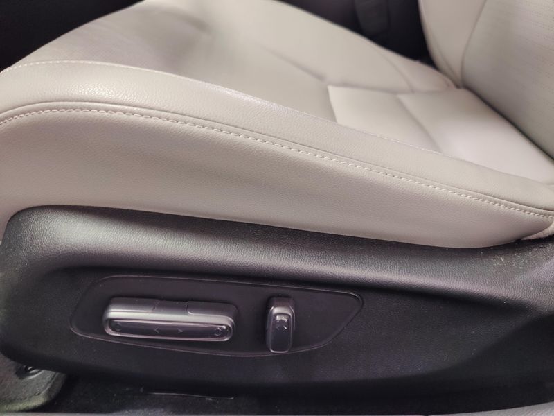 Used 2025 Honda Civic Sedan Hybrid Sport Touring w/SunroofImage 12