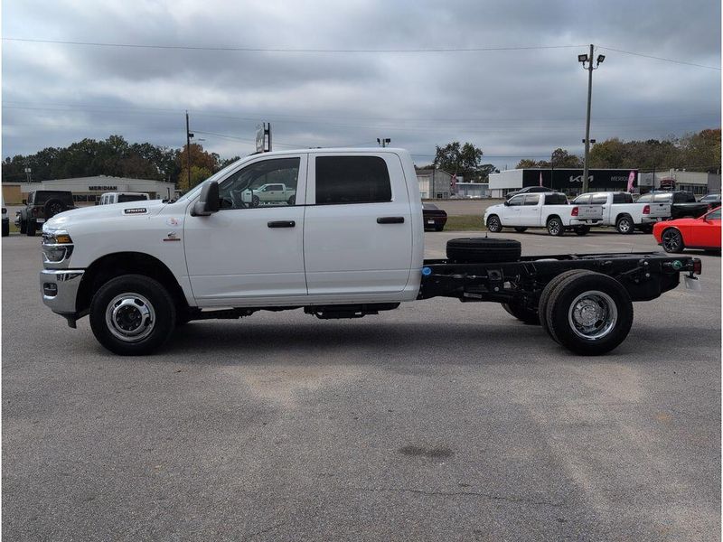 New 2026 RAM 3500 Tradesman Crew Cab Chassis 4x4 60