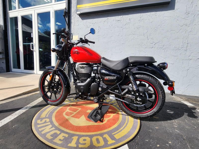 New 2024 Royal Enfield METEOR 350 Image 6
