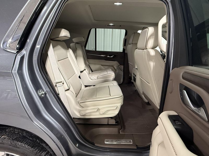Used 2022 GMC Yukon DenaliImage 12