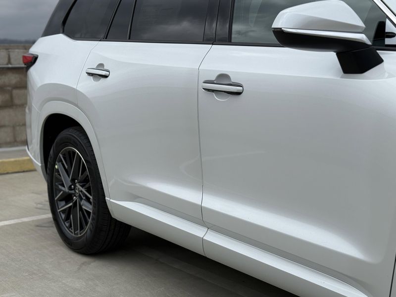2025 Lexus TX Image 5