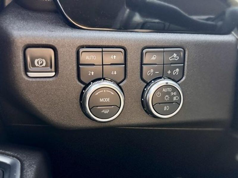 Used 2025 GMC Sierra 3500HD SLTImage 18