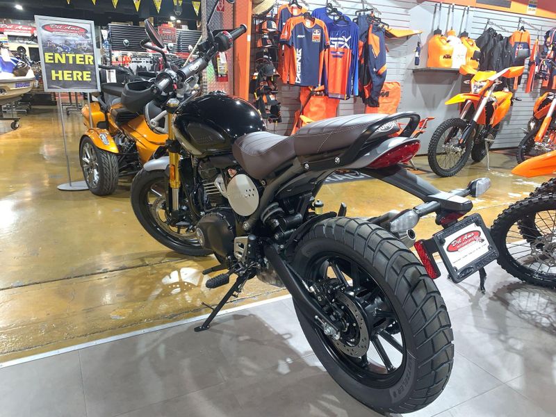 New 2025 Triumph SCRAMBLER 400 X Image 21