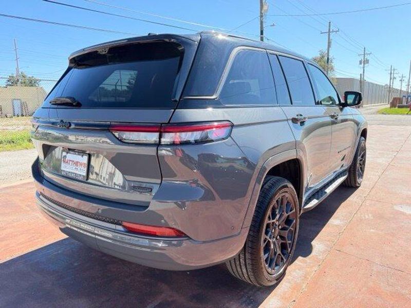 New 2027 Jeep Grand Cherokee Summit 4x4Image 5