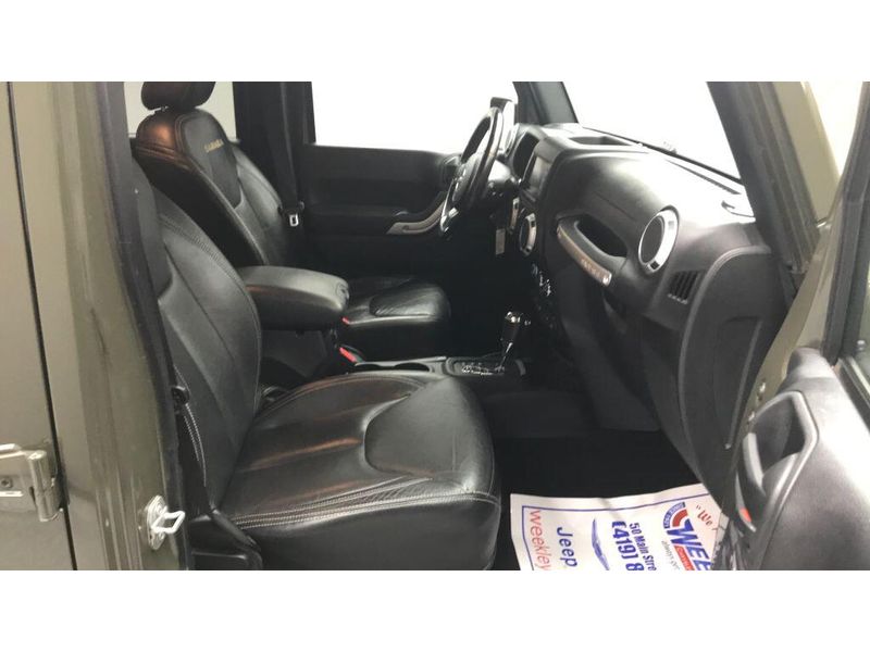 Used 2015 Jeep Wrangler JK Unlimited SaharaImage 17