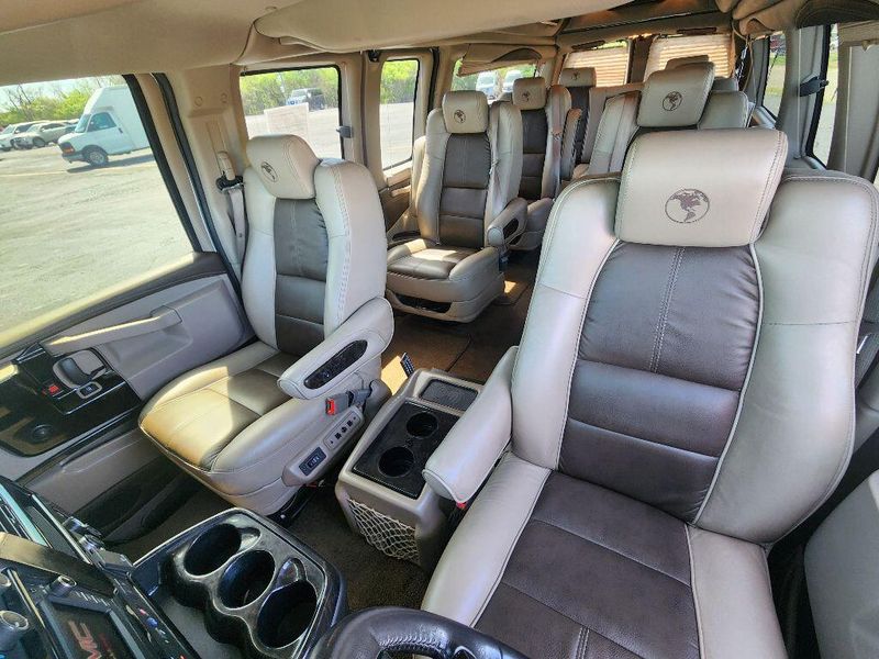 2019 GMC Savana Image 18
