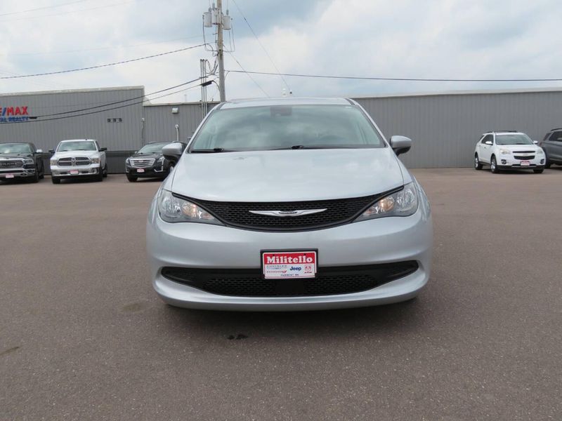 Used 2023 Chrysler Voyager LX 4dr Mini VanImage 7