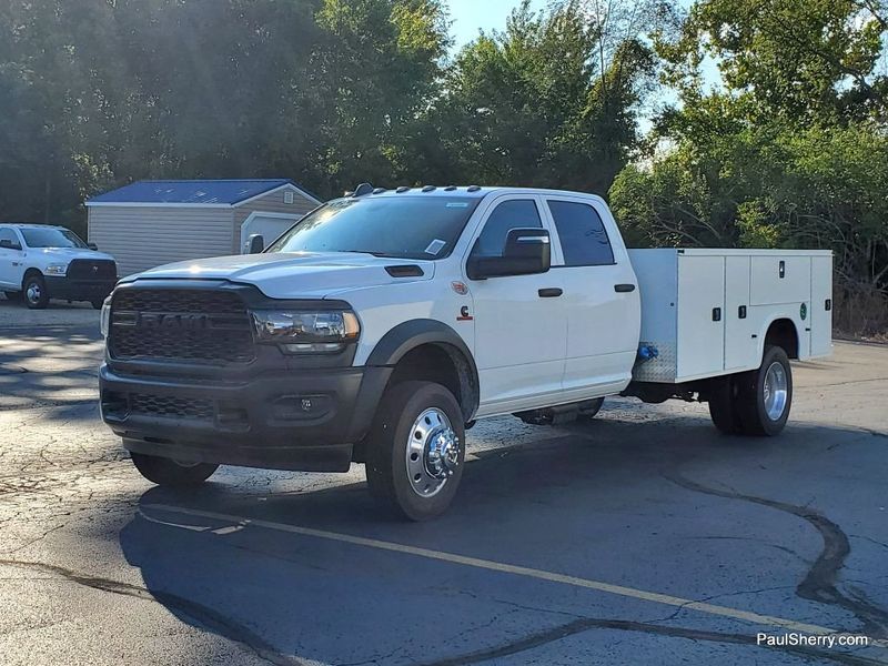 2024 RAM 5500 Tradesman Chassis Crew Cab 4x4 84