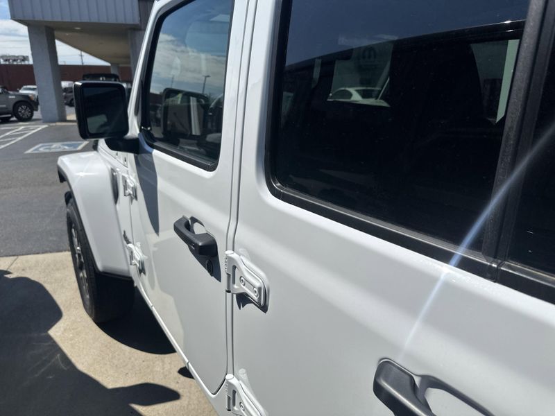 2025 Jeep Wrangler 4-door SaharaImage 10