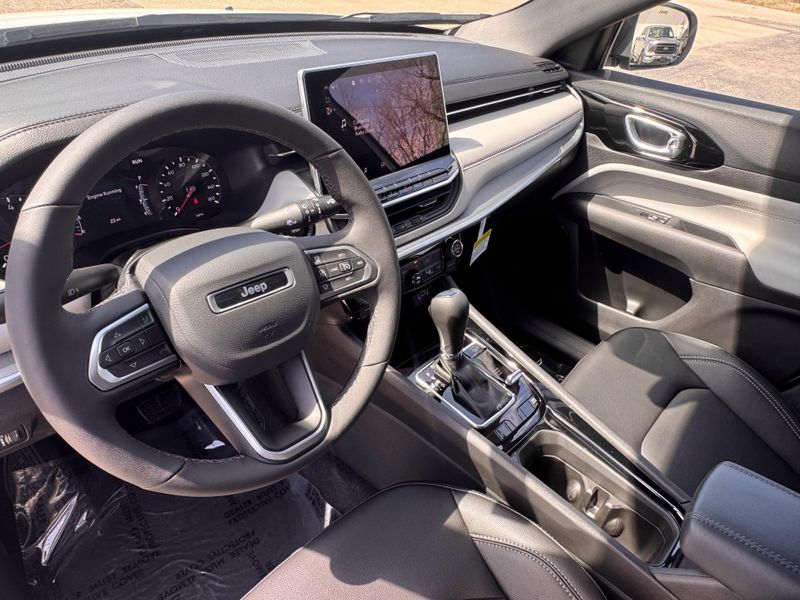 2025 Jeep Compass LimitedImage 9