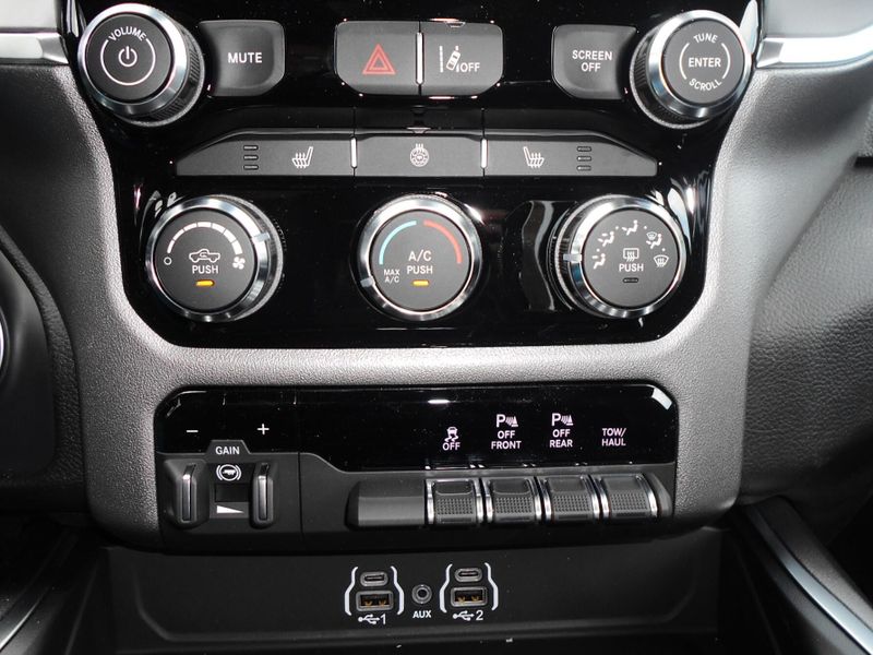2025 RAM 1500 Big Horn Crew Cab 4x4 5