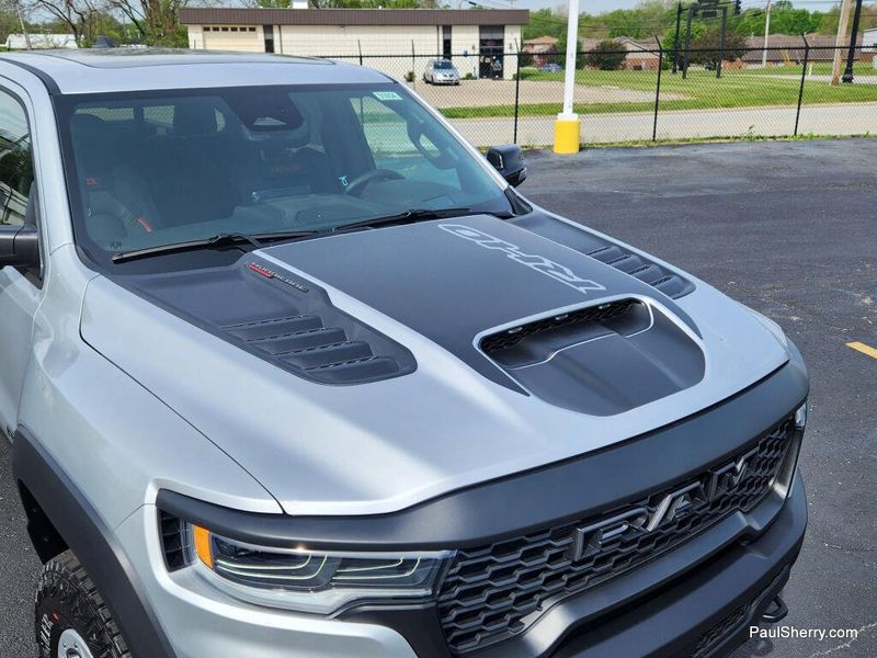 New 2026 RAM 1500 Rho Crew Cab 4x4 5'7' Box