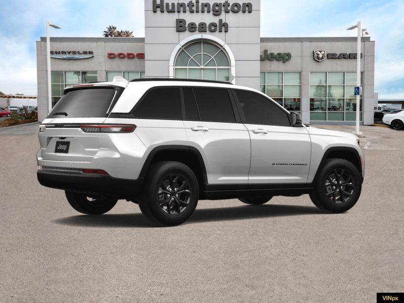 2025 Jeep Grand Cherokee Altitude 4x2Image 8