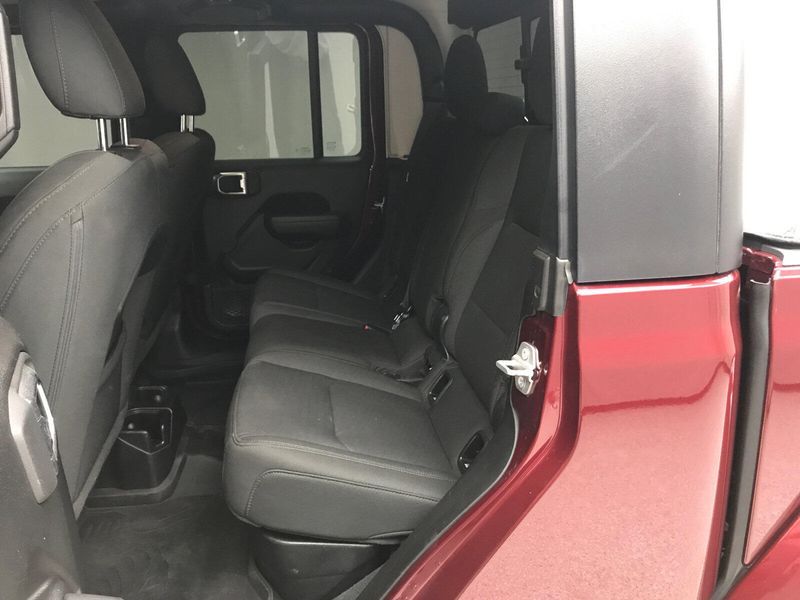 2022 Jeep Gladiator Willys photo 12