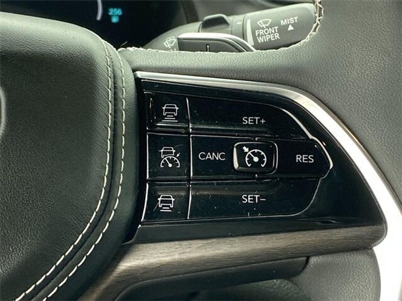 New 2023 Jeep Grand Cherokee Overland 4xeImage 23