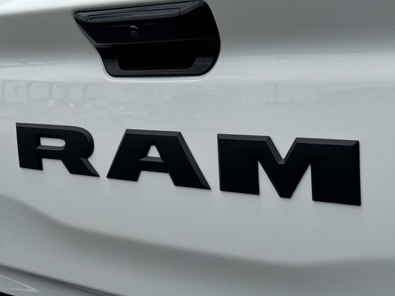 New 2026 RAM 1500 Big Horn Crew Cab 4x2 5'7' Box