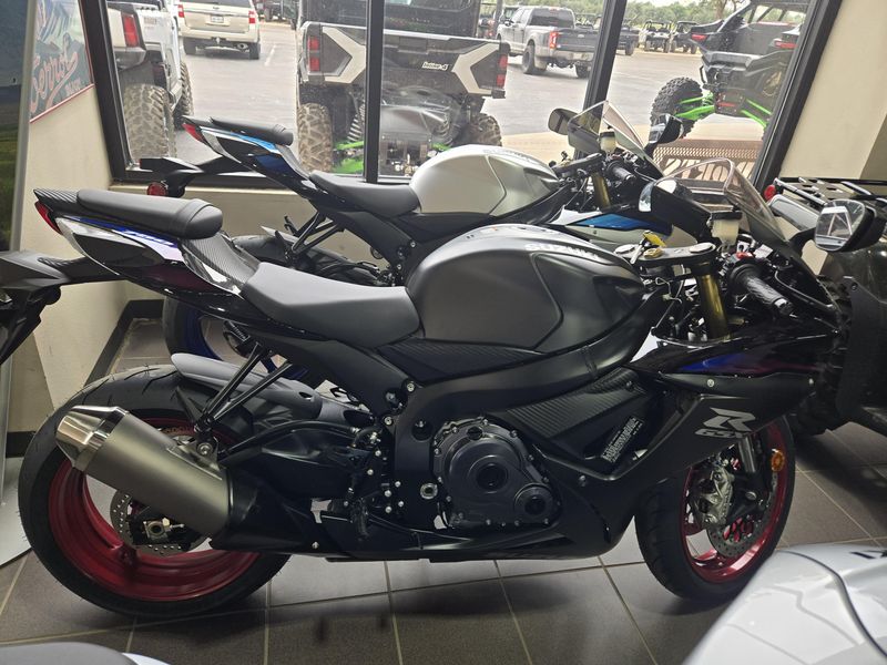 NEW 2026 SUZUKI GSXR750 Image 2