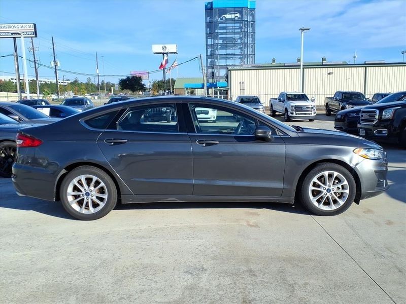 Used 2019 Ford Fusion SEImage 5