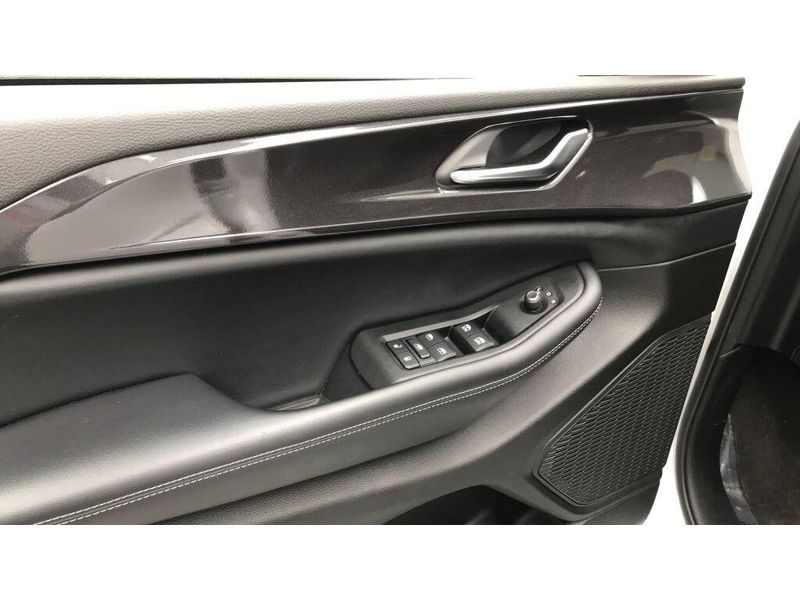 Used 2023 Jeep Grand Cherokee AltitudeImage 6