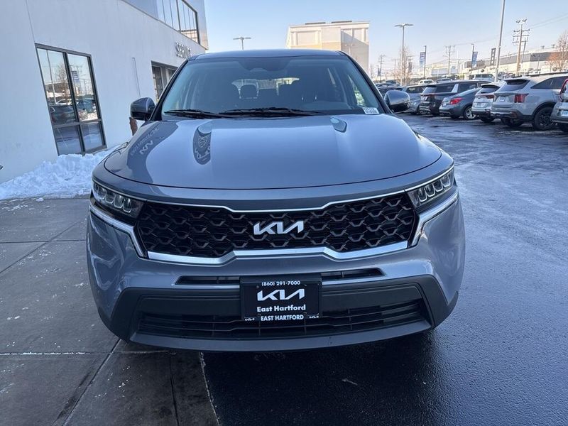 2023 Kia Sorento LXImage 2