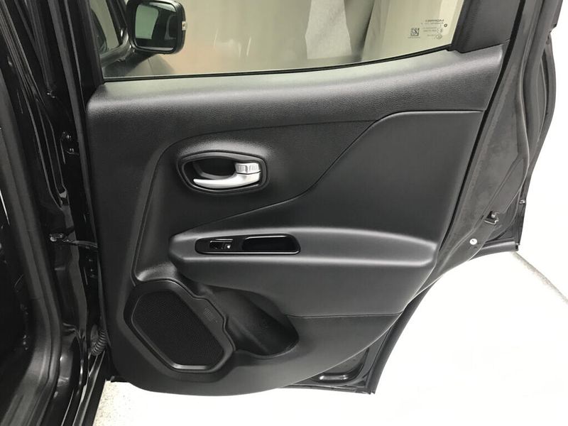 Used 2023 Jeep Renegade LimitedImage 15