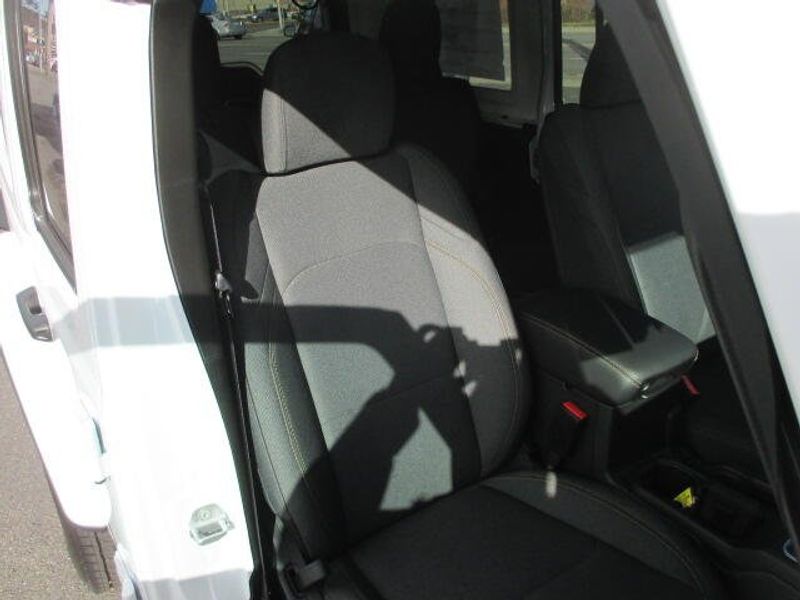2025 Jeep Wrangler 4-door SaharaImage 23
