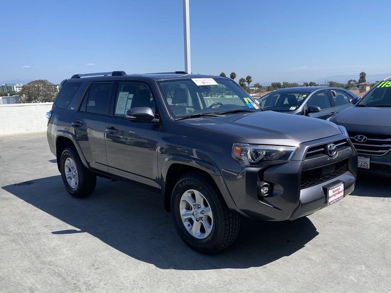 2021 Toyota 4Runner SR5 PremiumImage 2