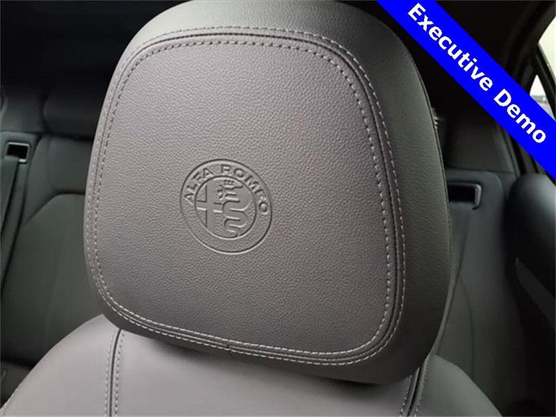 New 2025 Alfa Romeo Stelvio AwdImage 15