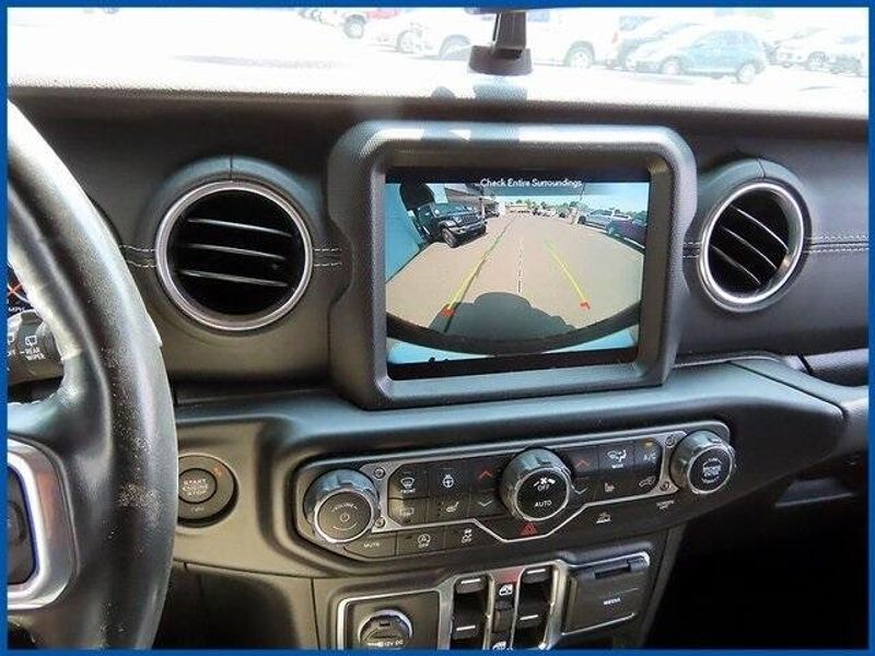 Used 2022 Jeep Wrangler Unlimited SaharaImage 19