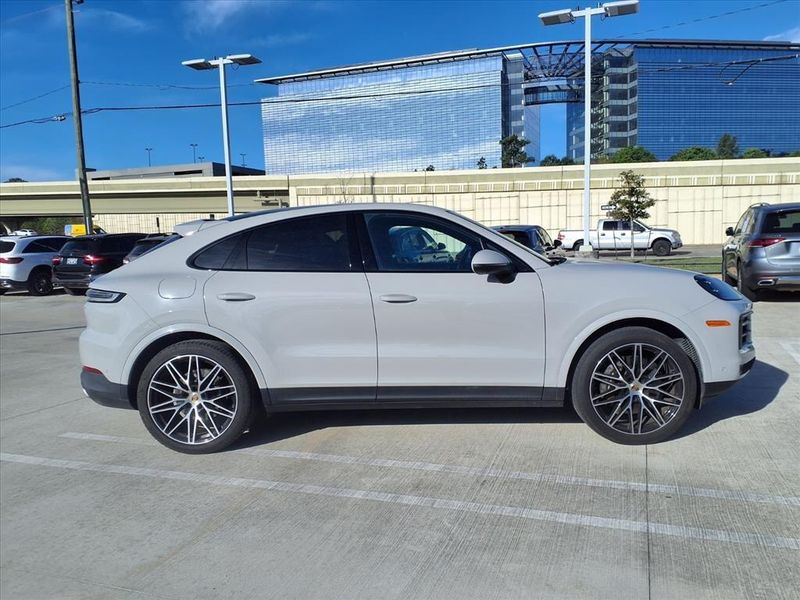 Used 2024 Porsche Cayenne Coupe BaseImage 5