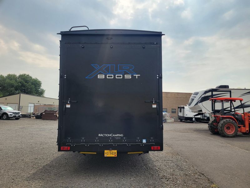 Used 2022 FOREST RIVER BOOST M-32RZR14 Image 5