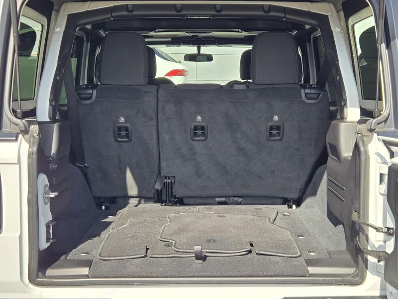 Used 2022 Jeep Wrangler Unlimited Sport Altitude 4x4