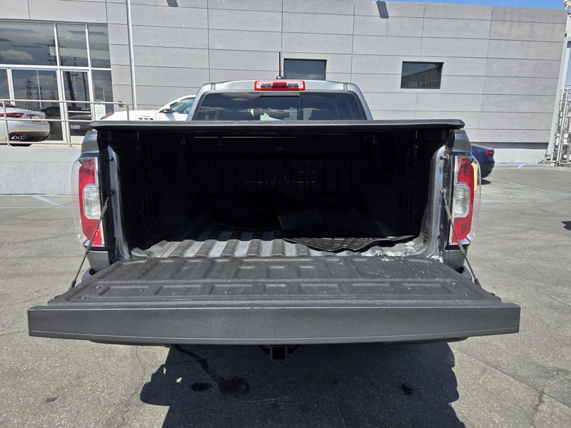 Used 2022 GMC Canyon 4WD Crew Cab 128 AT4 w/Leather